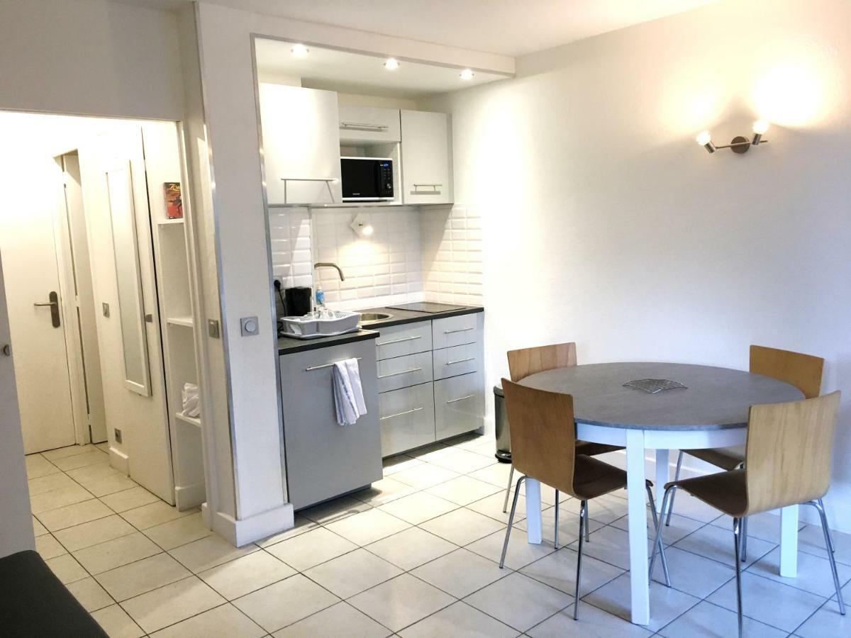 Le De Apartment *